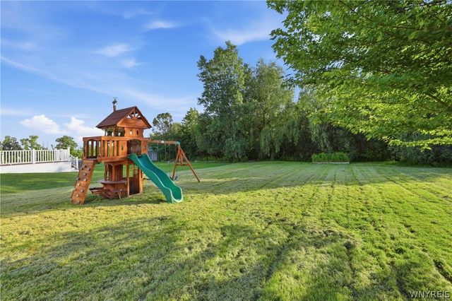 5784 Willow Creek Lane, Cambria, NY 14132