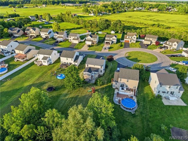 5784 Willow Creek Lane, Cambria, NY 14132