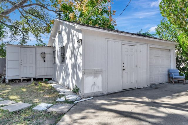 8314 Albacore Drive, Houston, TX 77074