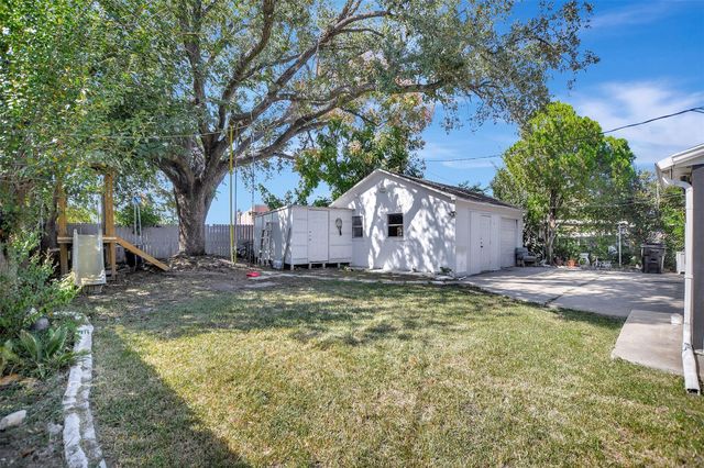 8314 Albacore Drive, Houston, TX 77074