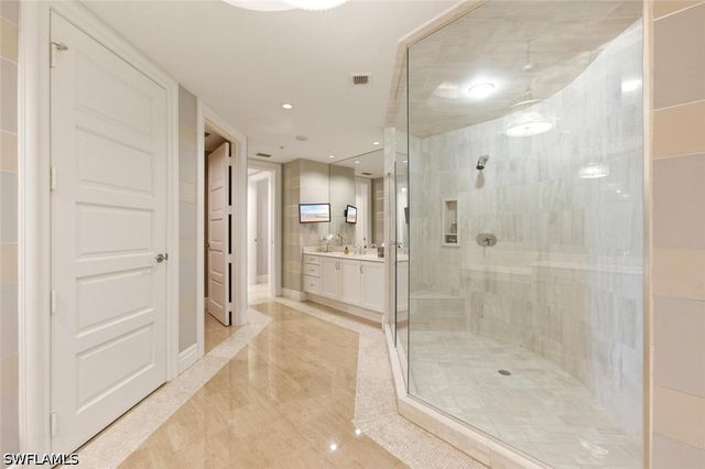 4501 Gulf Shore BLVD N 404, Naples, FL 34103