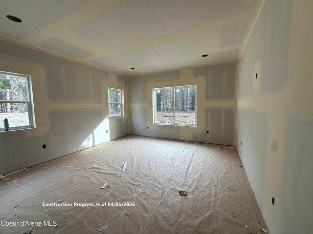 7304 E Autry Ln, Athol, ID 83801