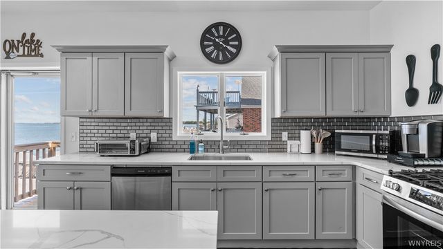 143 Midshore Drive, Hamburg, NY 14219