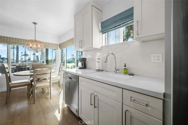 700 E Oceanfront, Newport Beach, CA 92661