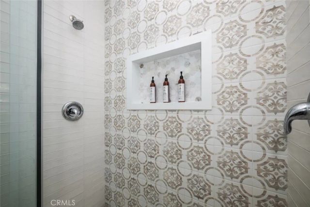 700 E Oceanfront, Newport Beach, CA 92661