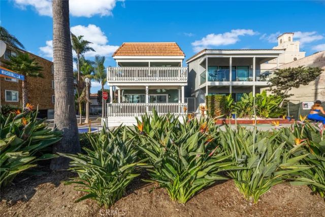 700 E Oceanfront, Newport Beach, CA 92661