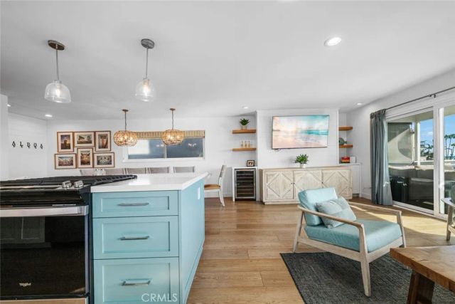 700 E Oceanfront, Newport Beach, CA 92661