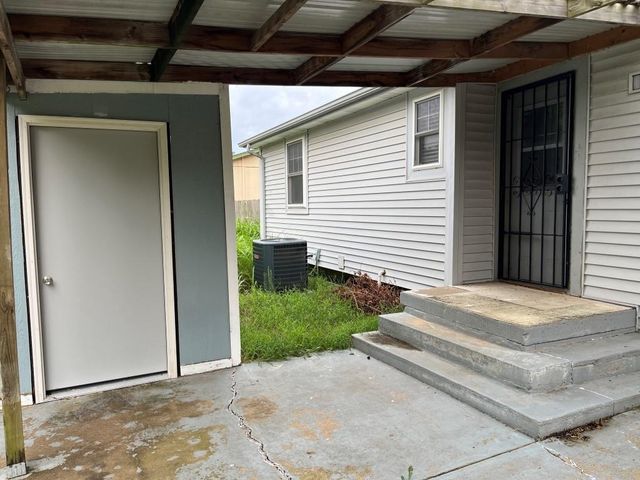 580 Turkle Ave, Haysville, KS 67060