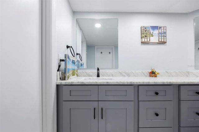 3401 CYPRESS HEAD COURT, Tampa, FL 33618