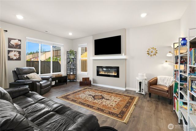 15376 200th Avenue E, Bonney Lake, WA 98391