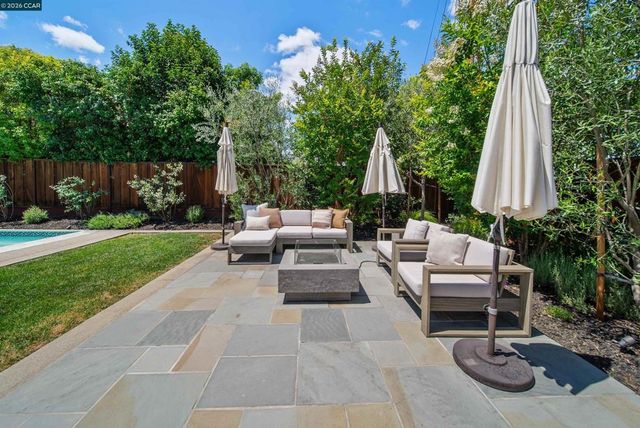 203 Via Monte, Walnut Creek, CA 94598