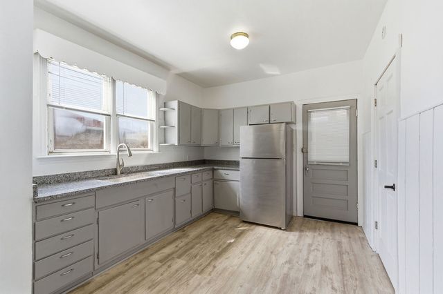 3252 E 136th Street, Chicago, IL 60633