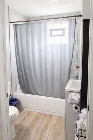 3252 E 136th Street, Chicago, IL 60633