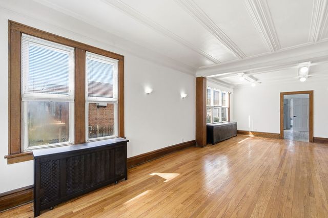 3252 E 136th Street, Chicago, IL 60633