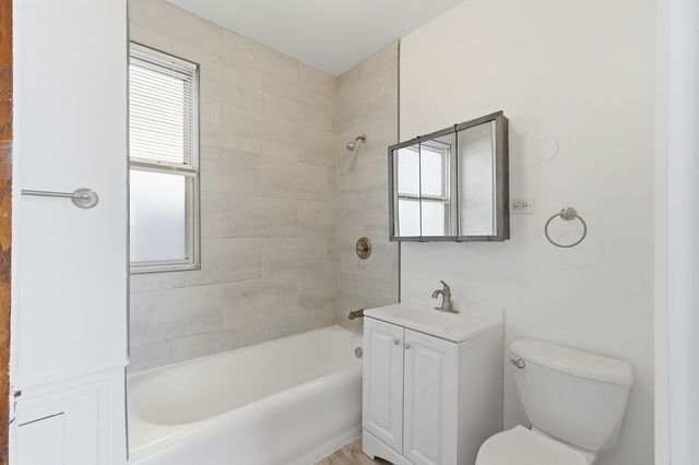 3252 E 136th Street, Chicago, IL 60633