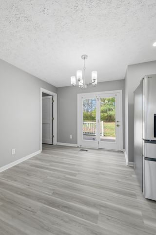2039 Sterling St, Murfreesboro, TN 37127