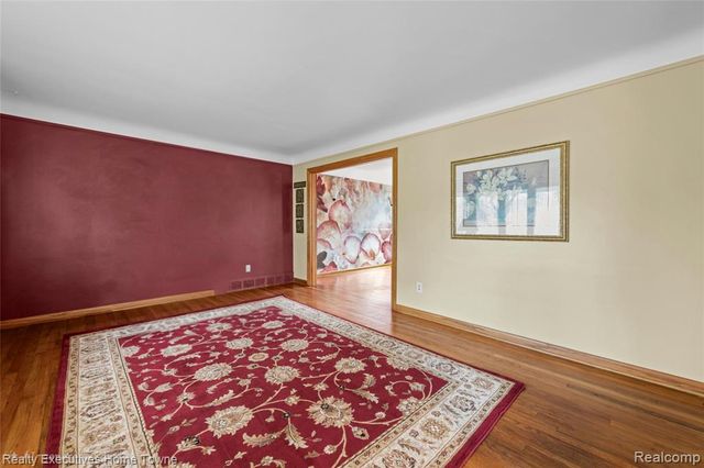 32655 Coventry Place, Warren, MI 48093