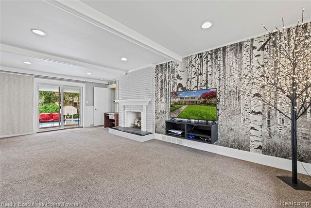 32655 Coventry Place, Warren, MI 48093