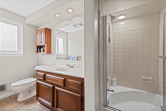 32655 Coventry Place, Warren, MI 48093