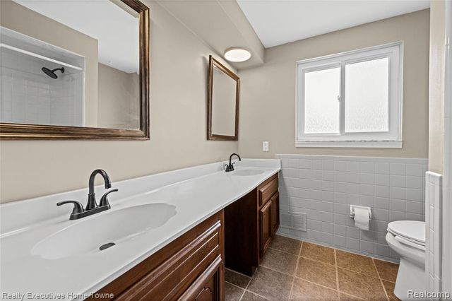 32655 Coventry Place, Warren, MI 48093