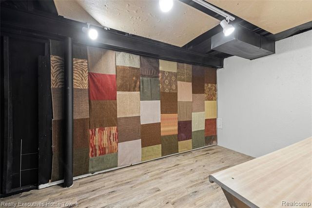 32655 Coventry Place, Warren, MI 48093