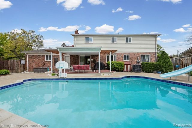32655 Coventry Place, Warren, MI 48093