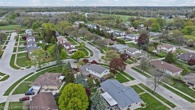 32655 Coventry Place, Warren, MI 48093