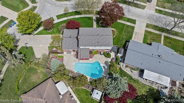32655 Coventry Place, Warren, MI 48093