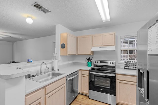 182 University Village Drive E, Central, SC 29630