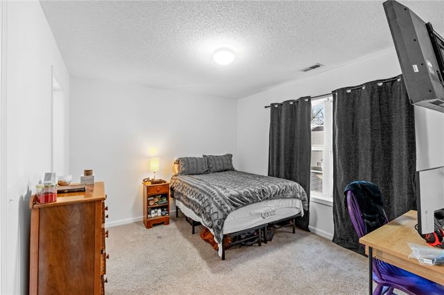 182 University Village Drive E, Central, SC 29630