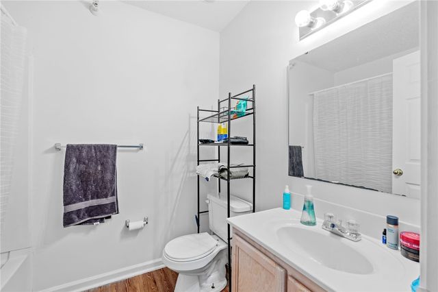 182 University Village Drive E, Central, SC 29630