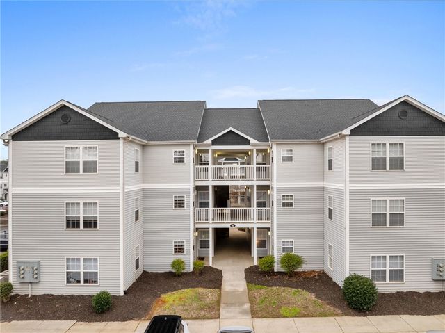 182 University Village Drive E, Central, SC 29630