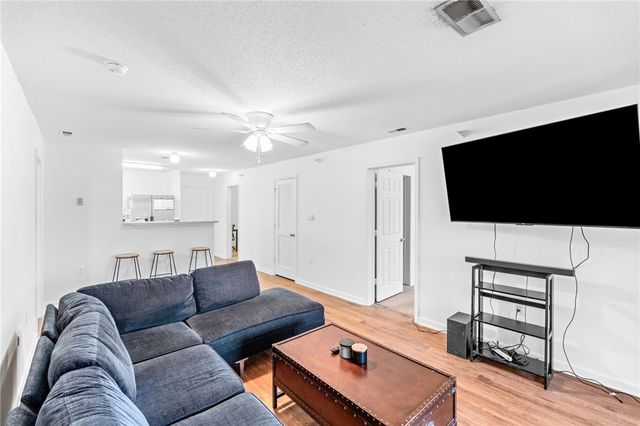 182 University Village Drive E, Central, SC 29630