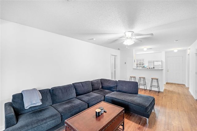 182 University Village Drive E, Central, SC 29630