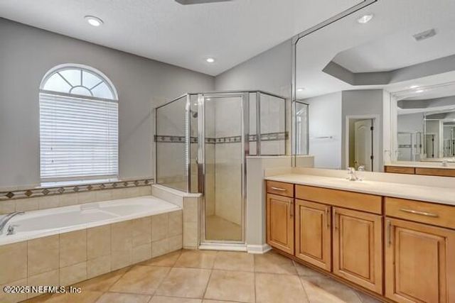 6132 WHITE TIP Road, Jacksonville, FL 32258