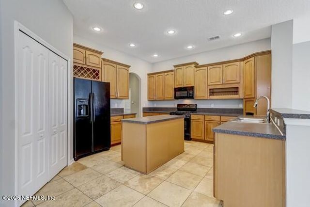 6132 WHITE TIP Road, Jacksonville, FL 32258