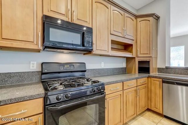 6132 WHITE TIP Road, Jacksonville, FL 32258