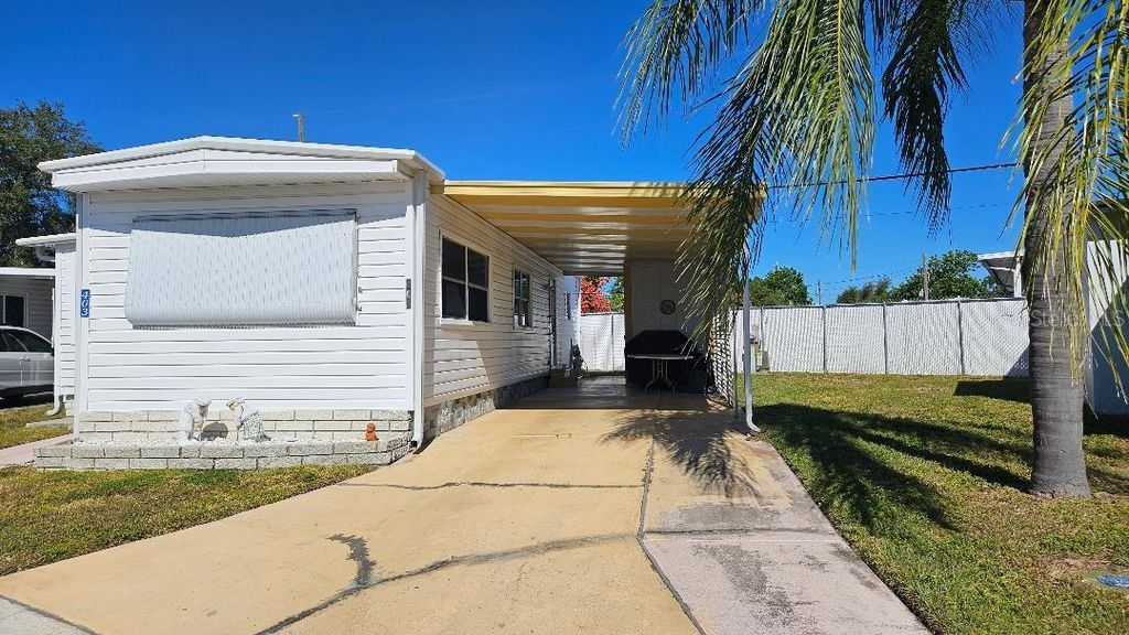 8300 N SEMINOLE BOULEVARD 403, Seminole, FL 33772