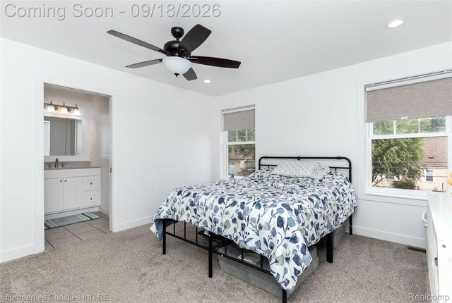 628 W Hudson Avenue, Madison Heights, MI 48071