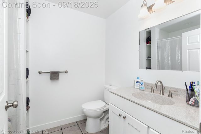 628 W Hudson Avenue, Madison Heights, MI 48071
