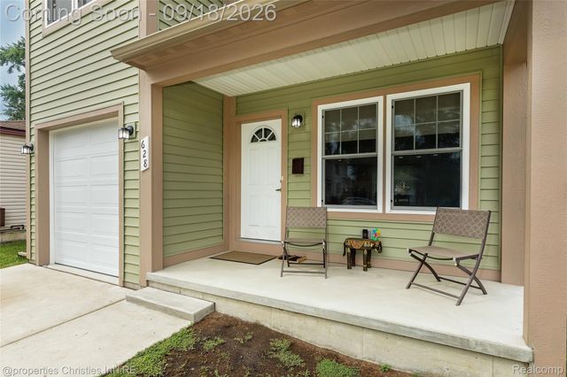 628 W Hudson Avenue, Madison Heights, MI 48071