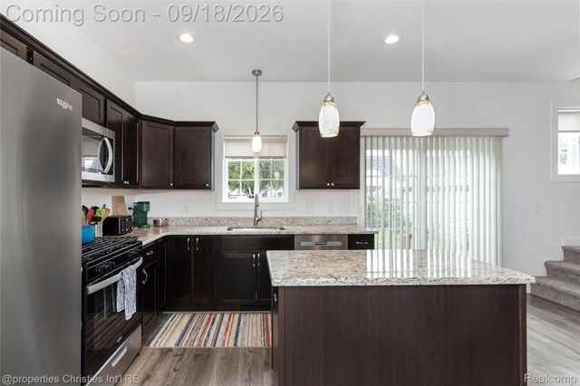 628 W Hudson Avenue, Madison Heights, MI 48071