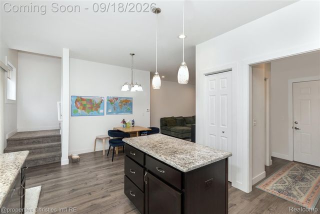 628 W Hudson Avenue, Madison Heights, MI 48071