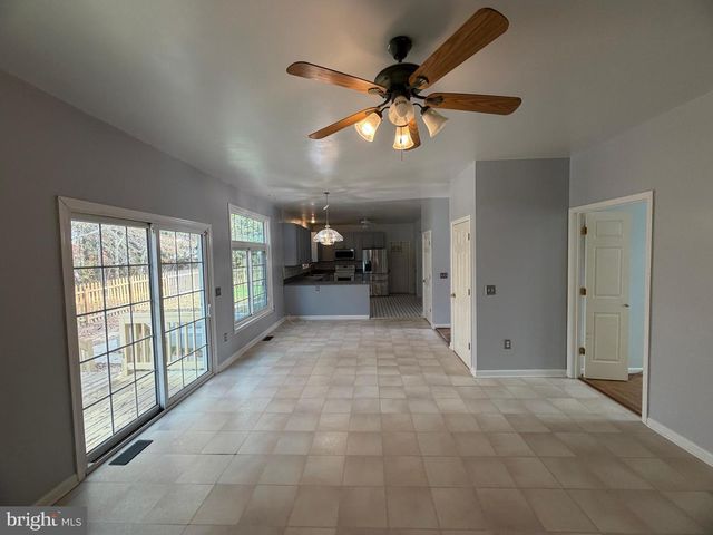 33 BROOKSTONE DR, Fredericksburg, VA 22405