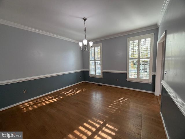 33 BROOKSTONE DR, Fredericksburg, VA 22405