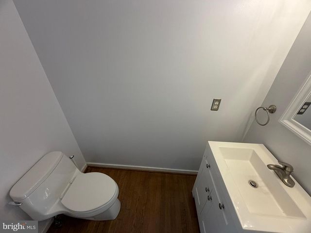 33 BROOKSTONE DR, Fredericksburg, VA 22405