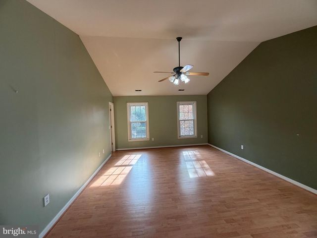 33 BROOKSTONE DR, Fredericksburg, VA 22405