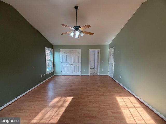 33 BROOKSTONE DR, Fredericksburg, VA 22405