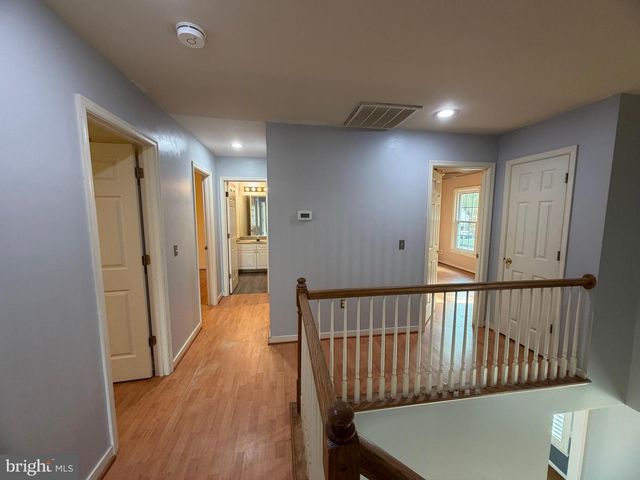 33 BROOKSTONE DR, Fredericksburg, VA 22405