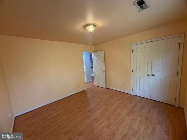 33 BROOKSTONE DR, Fredericksburg, VA 22405